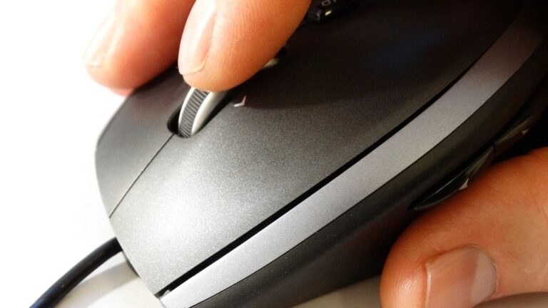 How to Choose a Gaming Mouse That Actually Fits