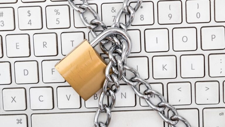 Windows Defender vs Third-Party AV: Better for Gamers?